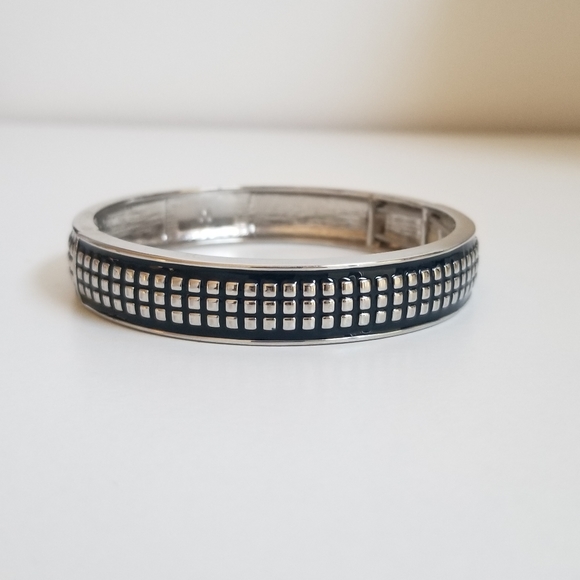 4 for $15 LIA SOPHIA STRETCH BRACELETS MEDIUM - Picture 3 of 5